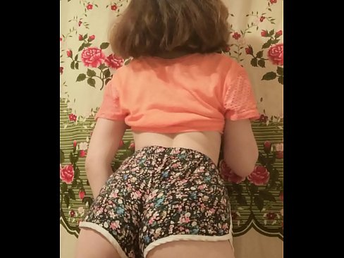 ❤️ Una ghjovana sexy si spoglia i pantaloncini davanti à a camera ️ Video cazzo  à co.milfnut-net.ru